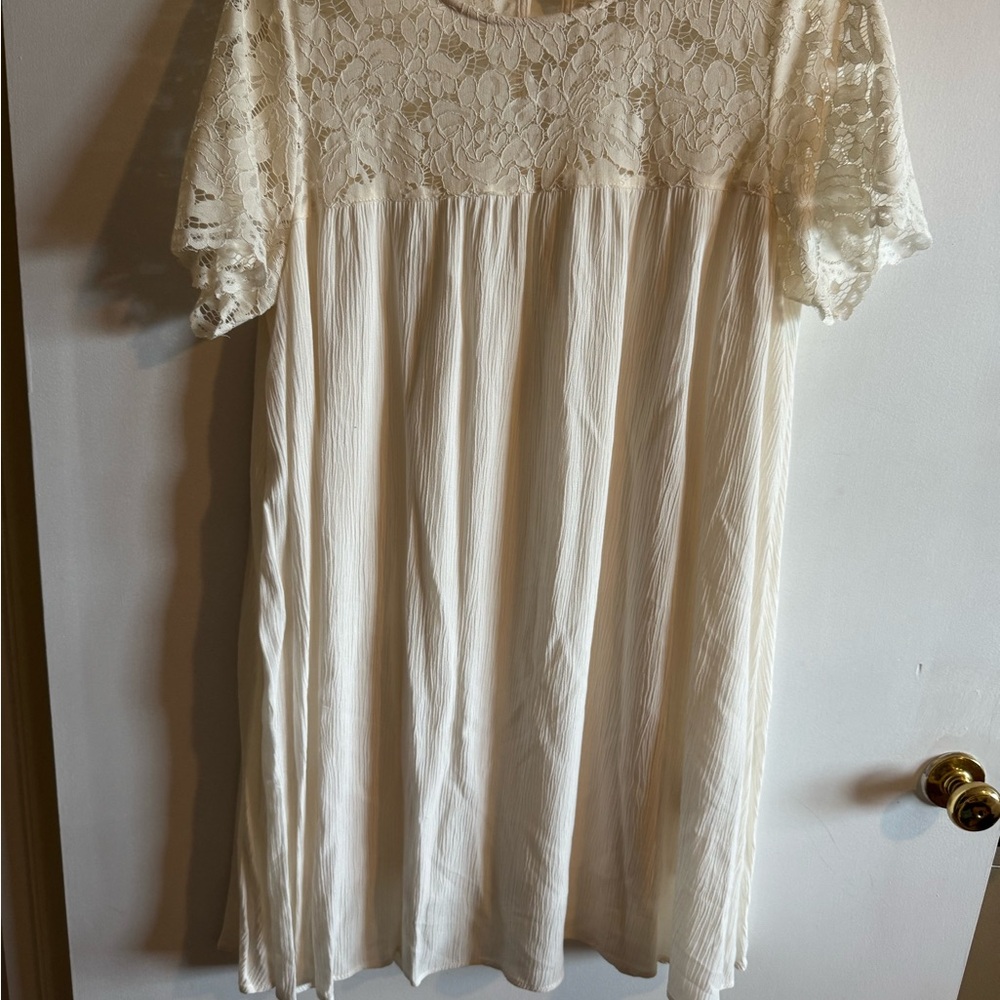 Elegant Cream Lace Dress